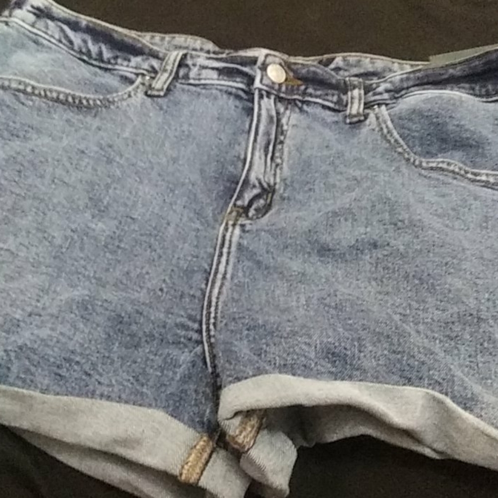 16/33r blue shorts